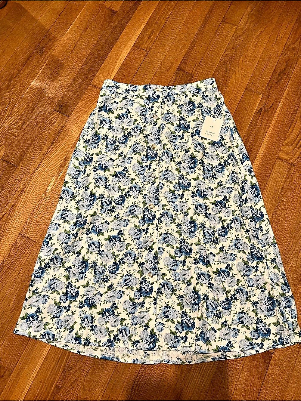 NWT Lauren Conrad Floral A-Line Skirt in Blue & White Size Medium